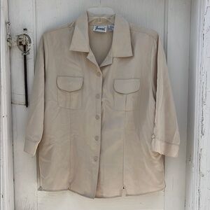 Joanna blouse. Button front. Size XL. Three-quarter sleeves. Front pockets. (A)